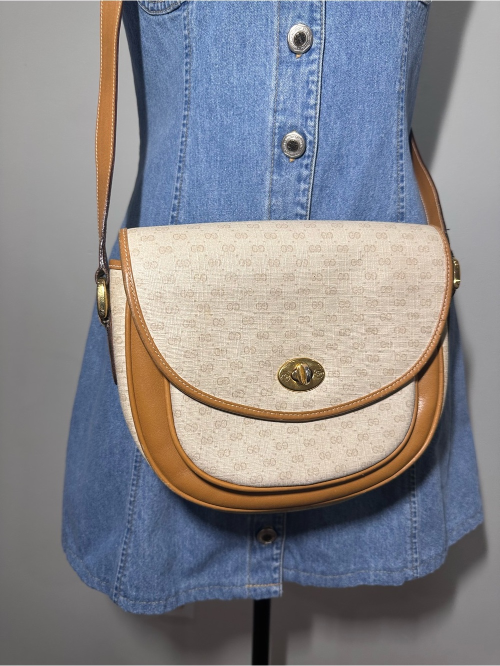 VINTAGE GUCCI Micro GG Monogram Cream Tan Leather Crossbody Shoulder Bag Purse
